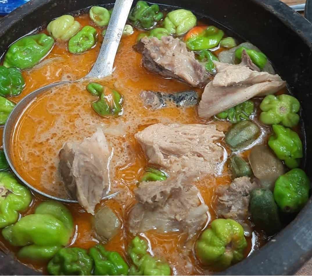Bœuf mijoté à la sauce d'arachide